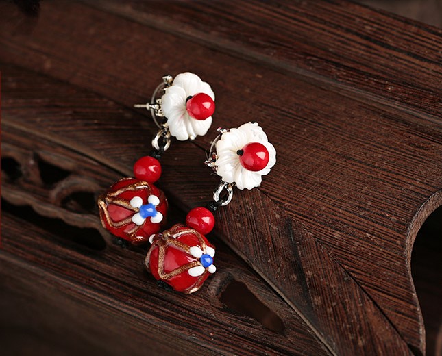 家佳樂(lè)文學(xué)貝殼花朵紅琉璃耳釘復(fù)古風(fēng)耳環(huán)