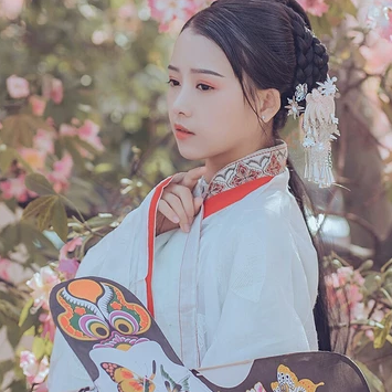 粉色木棉花少女頭像，唯美古風(fēng)真人頭像