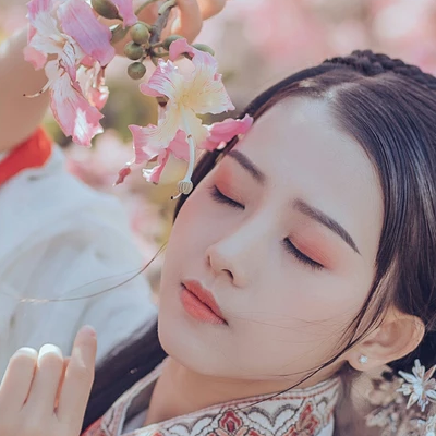 粉色木棉花少女頭像，唯美古風(fēng)真人頭像