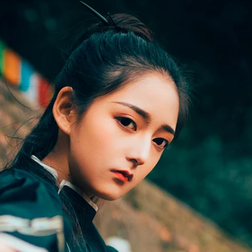 霸氣帶兵器俠客女生頭像，唯美古風(fēng)真人頭像