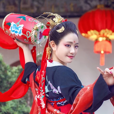 嬌艷紅色帶傘女生頭像，唯美古風(fēng)真人頭像