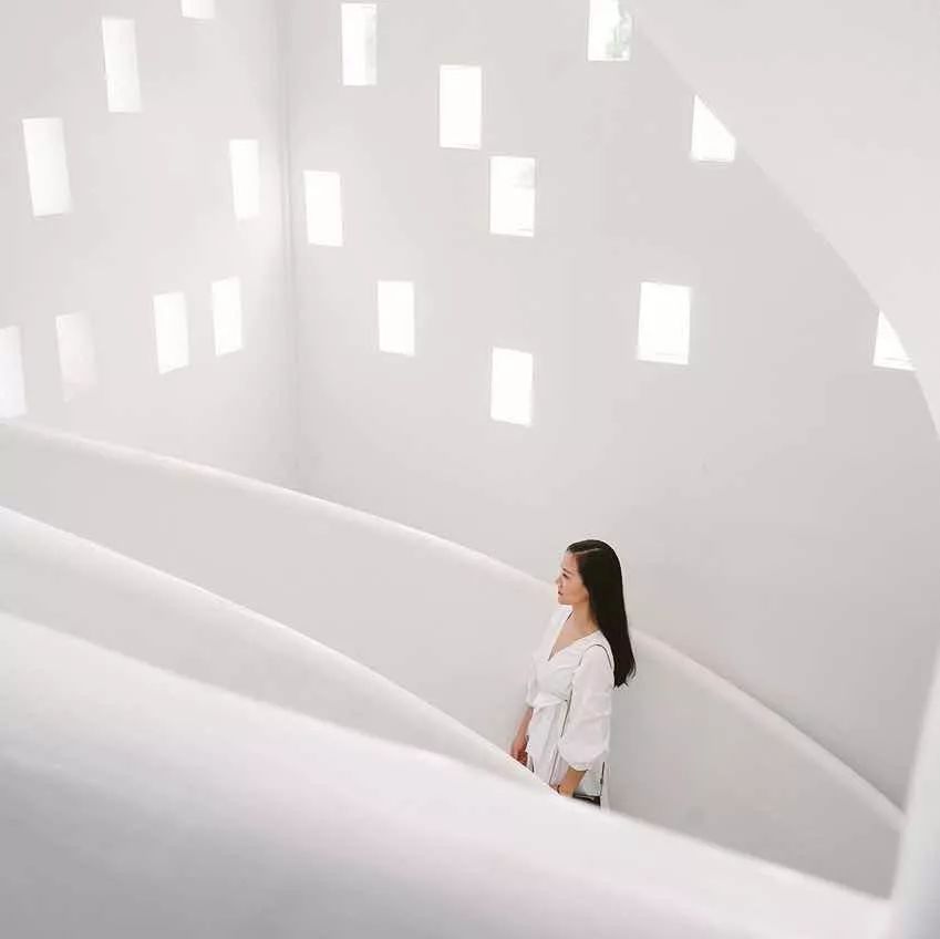 讓時(shí)光和經(jīng)歷變成一本書(shū)：中國(guó)首家圖書(shū)館民宿