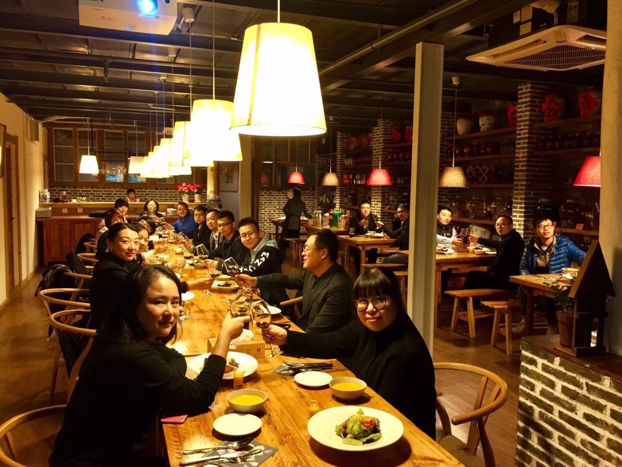 讓時(shí)光和經(jīng)歷變成一本書(shū)：中國(guó)首家圖書(shū)館民宿