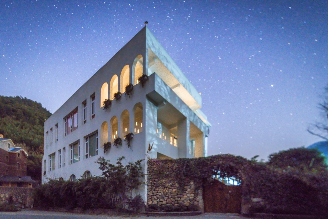 讓時光和經(jīng)歷變成一本書：中國首家圖書館民宿