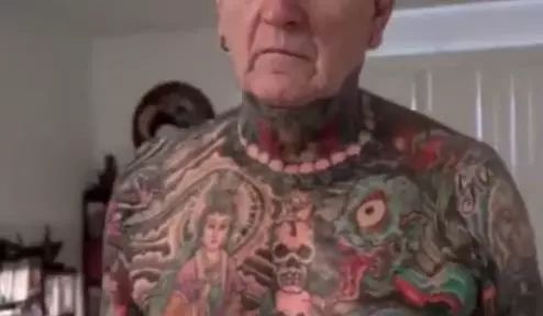 水墨人體彩繪藝術(shù)，傳統(tǒng)國(guó)畫(huà)與時(shí)尚刺青的融合