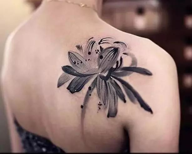 水墨人體彩繪藝術(shù)，傳統(tǒng)國(guó)畫(huà)與時(shí)尚刺青的融合