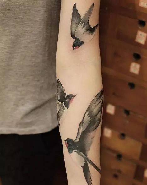 水墨人體彩繪藝術(shù)，傳統(tǒng)國(guó)畫與時(shí)尚刺青的融合