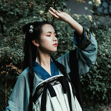 古典淡雅帶團(tuán)扇頭像，唯美古風(fēng)真人頭像