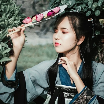 古典淡雅帶團(tuán)扇頭像，唯美古風(fēng)真人頭像