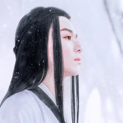 雪景翩翩公子帶折扇頭像，唯美古風(fēng)真人頭像