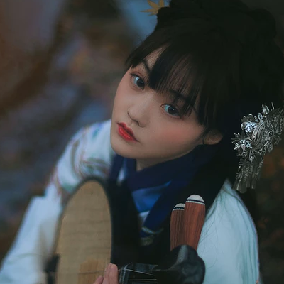 文藝帶樂器女生頭像，唯美古風(fēng)真人頭像