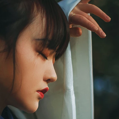 文藝帶樂器女生頭像，唯美古風(fēng)真人頭像