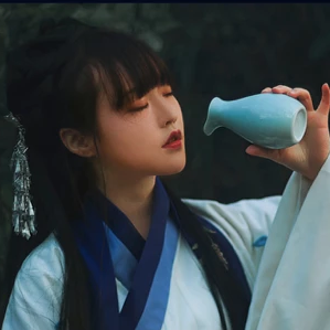 文藝帶樂器女生頭像，唯美古風(fēng)真人頭像