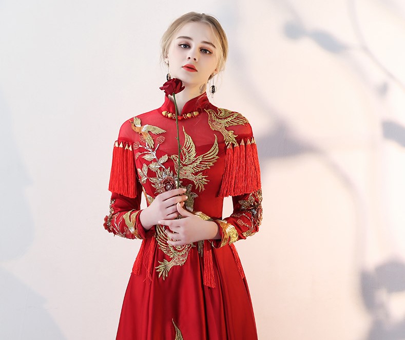 時(shí)尚酒紅色中式禮服，流蘇古典新娘禮服