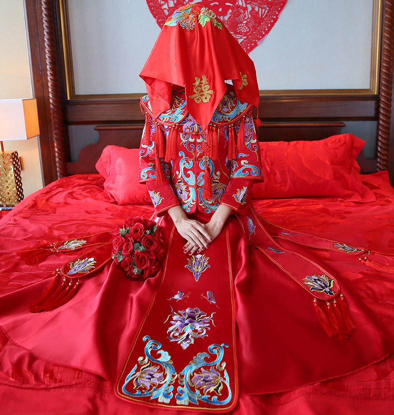 古典秀禾中式禮服，流蘇新娘結(jié)婚禮服