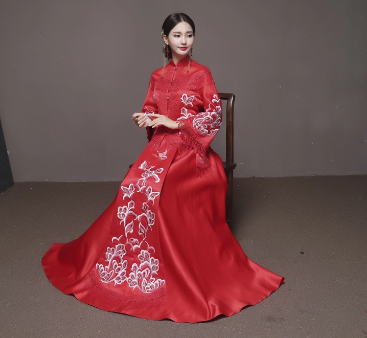 蝶戀花蘇繡新娘結(jié)婚禮服，唯美大氣中式禮服