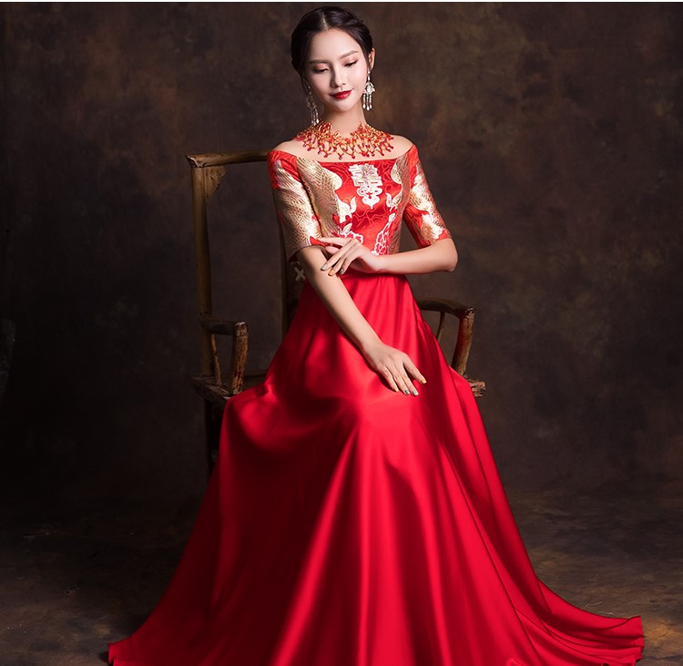 一字肩新娘結(jié)婚禮服，唯美流蘇中式禮服