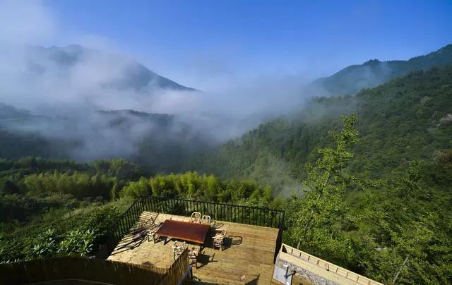 過(guò)云山居·長(zhǎng)丘田，躺在浴缸里摘朵云