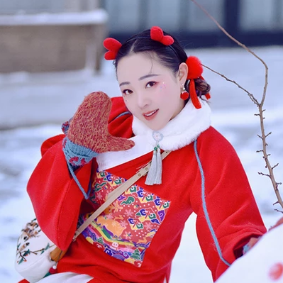 雪景俏皮可愛女生頭像，唯美古風(fēng)真人頭像