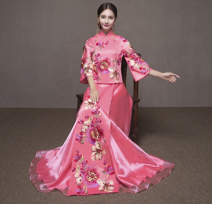 清新典雅粉色中式禮服，唯美花朵新娘禮服