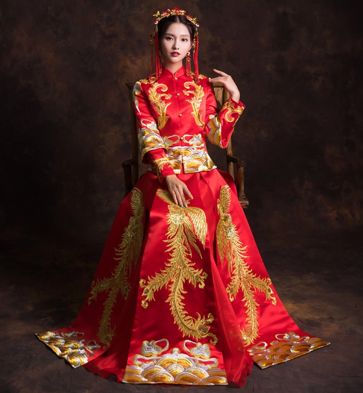 傳統(tǒng)吉祥中式禮服，奢華鳳凰新娘禮服