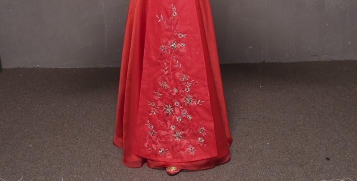 靈秀荷葉袖中式禮服，典雅韻味新娘禮服