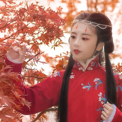 紅葉映霞女生頭像，唯美古風(fēng)真人頭像
