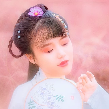 粉色帶團(tuán)扇女生頭像，唯美古風(fēng)真人頭像