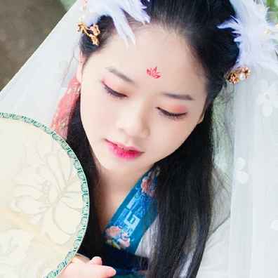 羽毛女生頭像，唯美古風(fēng)真人頭像