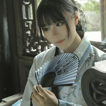 文藝復(fù)古風(fēng)漢服女生頭像，唯美古風(fēng)真人頭像