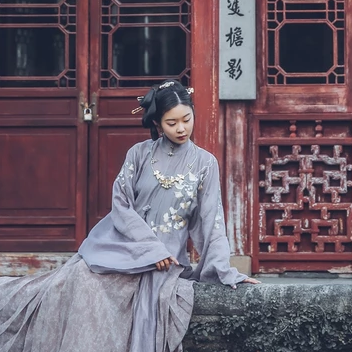 素雅灰色漢服女生頭像，唯美古風(fēng)真人頭像