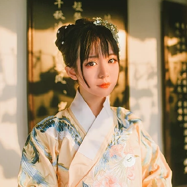 清新可愛帶團扇女生頭像，唯美古風(fēng)真人頭像