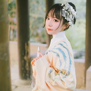 清新可愛帶團扇女生頭像，唯美古風(fēng)真人頭像