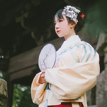 清新可愛帶團扇女生頭像，唯美古風(fēng)真人頭像