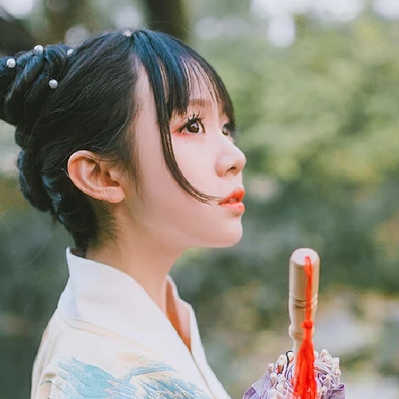 清新可愛帶團扇女生頭像，唯美古風(fēng)真人頭像