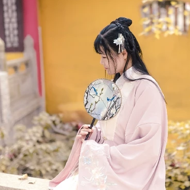 楓葉韻味女生頭像，唯美古風(fēng)真人頭像