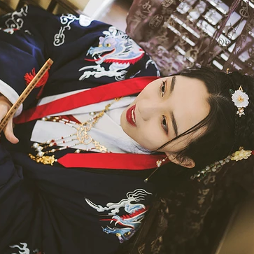 書香氣息女生頭像，唯美古風(fēng)真人頭像