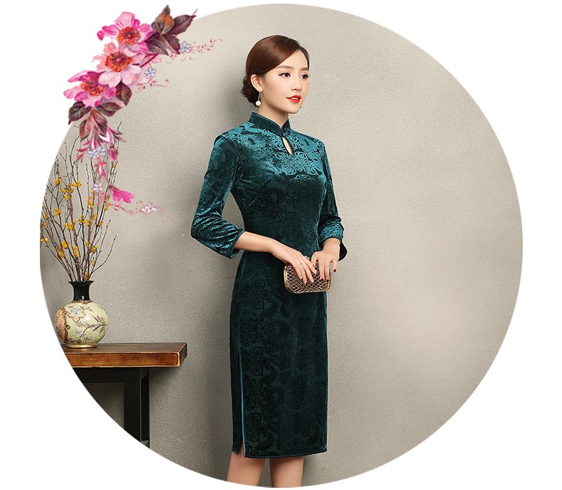 墨綠貴春旗袍，復(fù)古絲絨燒花旗袍裙