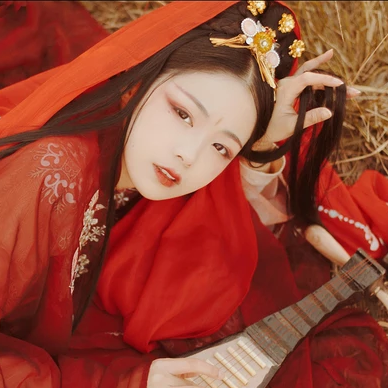 紅衣彈琵琶思念女生頭像，唯美古風(fēng)真人頭像