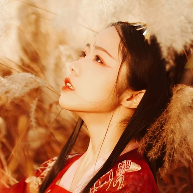 紅衣彈琵琶思念女生頭像，唯美古風(fēng)真人頭像
