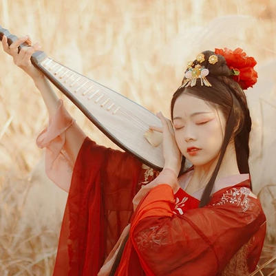 紅衣彈琵琶思念女生頭像，唯美古風(fēng)真人頭像
