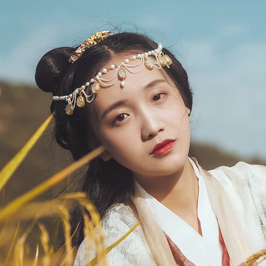 稻田飄香帶傘女生頭像，唯美古風(fēng)真人頭像