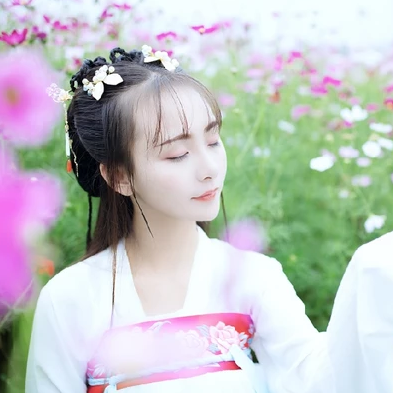 小清新花朵帶團(tuán)扇女生頭像，唯美古風(fēng)真人頭像