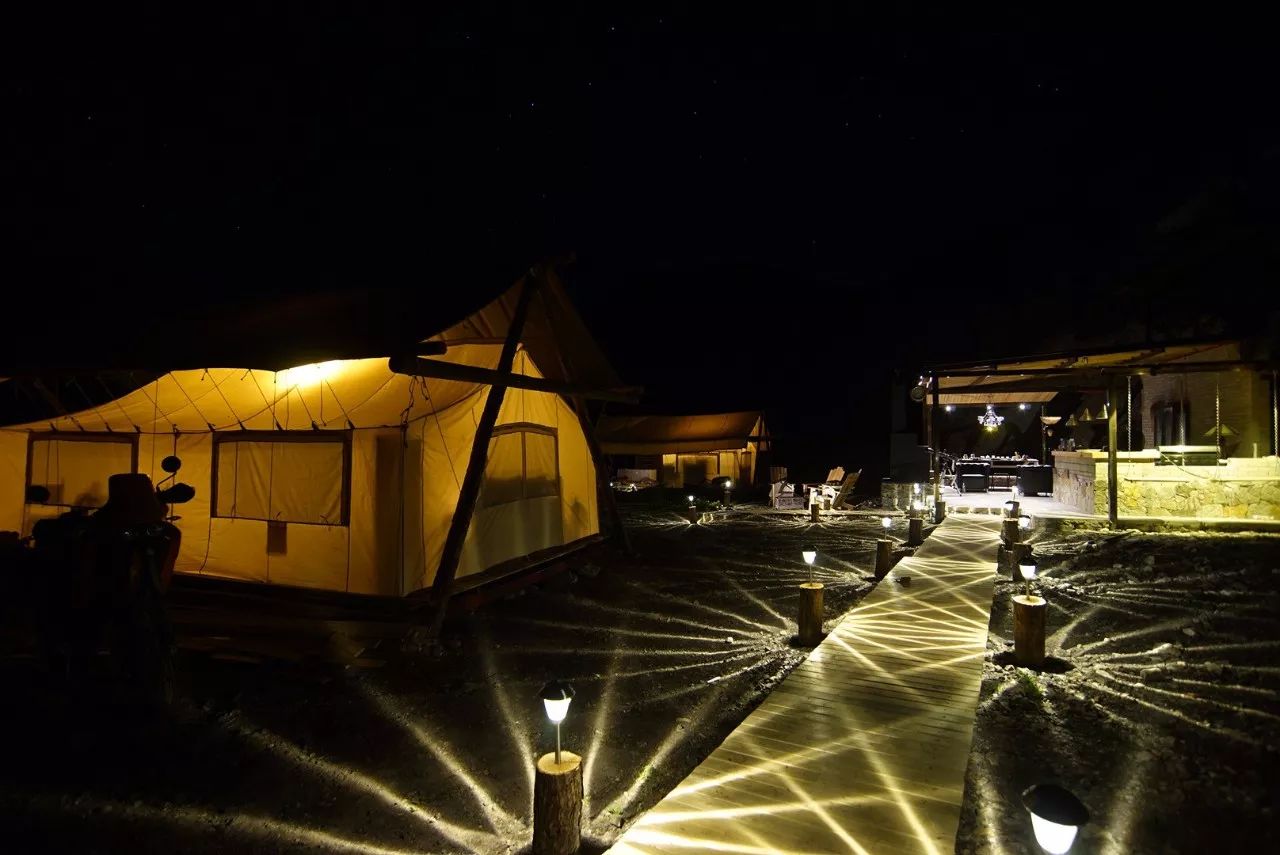 云階·格蘭平營(yíng)地，踩著云一步步登上哈巴雪山