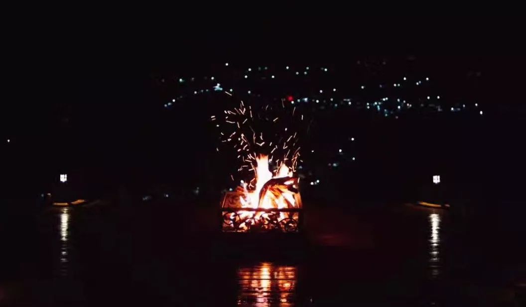 云階·格蘭平營(yíng)地，踩著云一步步登上哈巴雪山