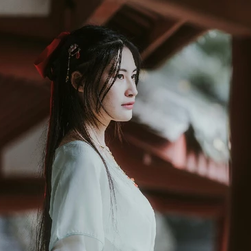 清新文藝帶傘女生頭像，唯美古風(fēng)真人頭像