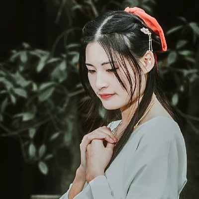 清新文藝帶傘女生頭像，唯美古風(fēng)真人頭像