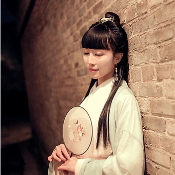 素雅帶團(tuán)扇生頭像，唯美古風(fēng)真人頭像