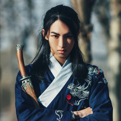 霸氣帶兵器男生頭像，唯美古風(fēng)真人頭像