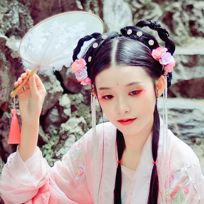 粉衣少女心帶團(tuán)扇女生頭像，唯美古風(fēng)真人頭像